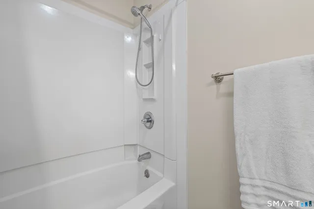 $499,900 | 65 Grassy Hill Road, Old Lyme, CT 06371