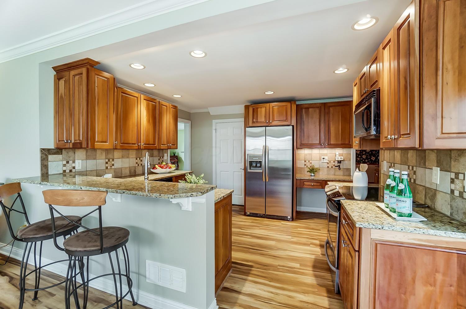 2684 Andover Road Columbus, OH 43221 - Photo 9 of 28