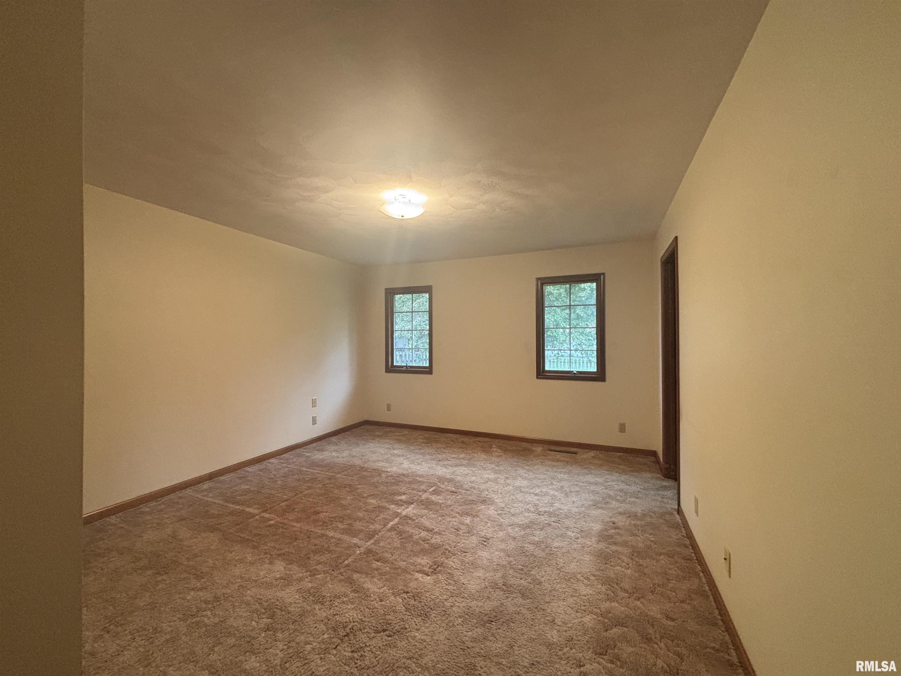 2524 Winfield Drive Springfield, IL 62704 - Photo 21 of 32