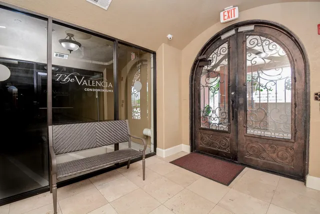 $270,000 | 1711 Old Spanish Trail, Unit 117, Houston, TX 77054