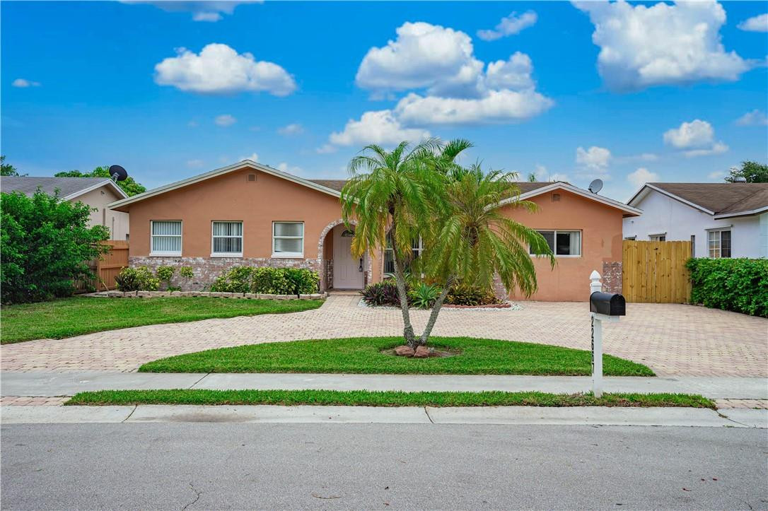 22667 Southwest 64th Way Boca Raton, FL 33428 - Photo 12 of 38 Photo 12