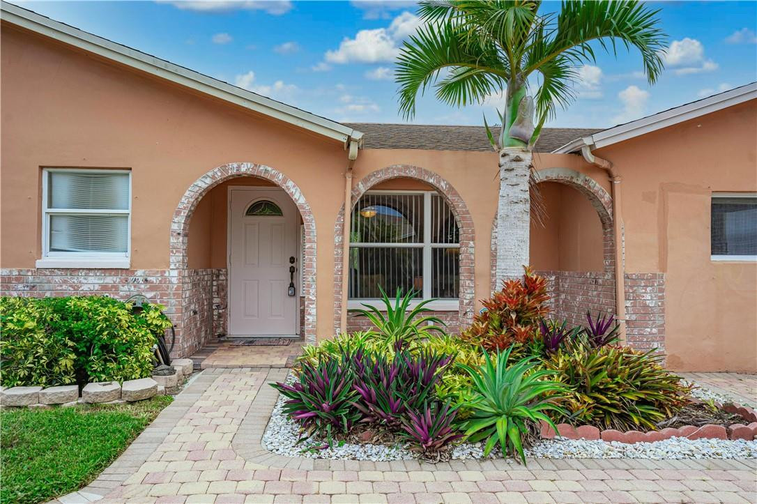 22667 Southwest 64th Way Boca Raton, FL 33428 - Photo 14 of 38 Photo 14