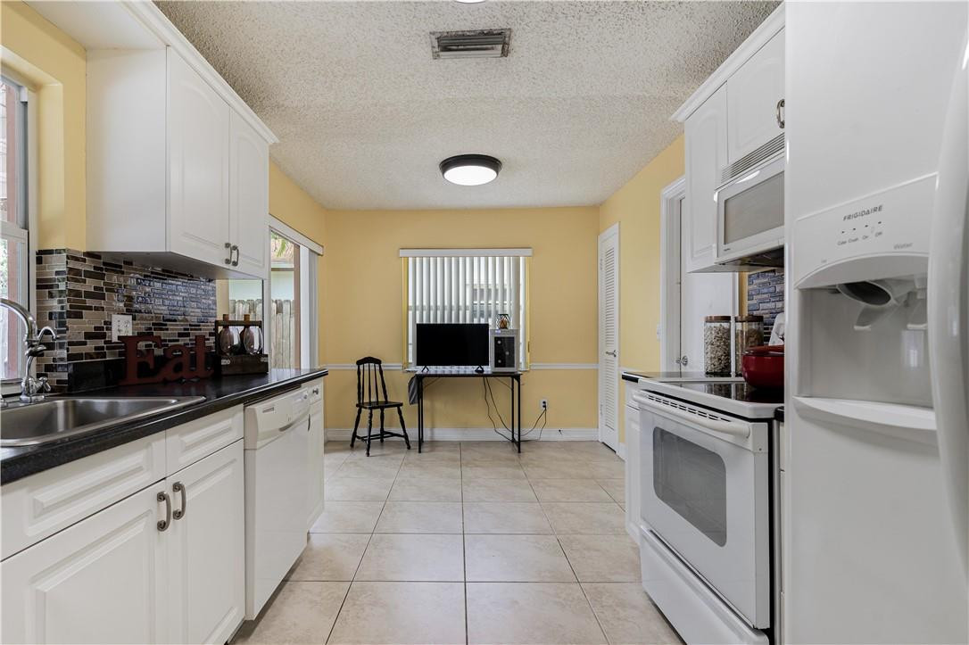 22667 Southwest 64th Way Boca Raton, FL 33428 - Photo 19 of 38 Photo 19