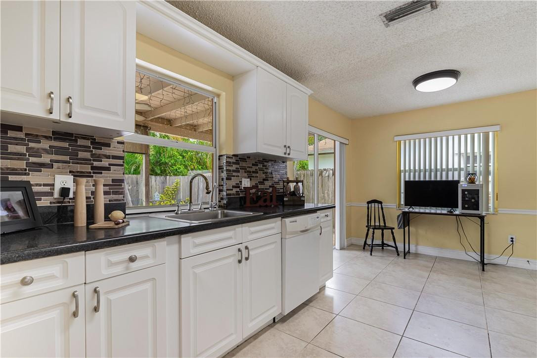 22667 Southwest 64th Way Boca Raton, FL 33428 - Photo 20 of 38 Photo 20