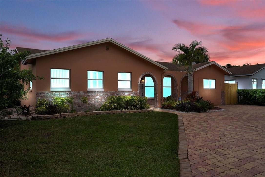 22667 Southwest 64th Way Boca Raton, FL 33428 - Photo 2 of 38 Photo 2