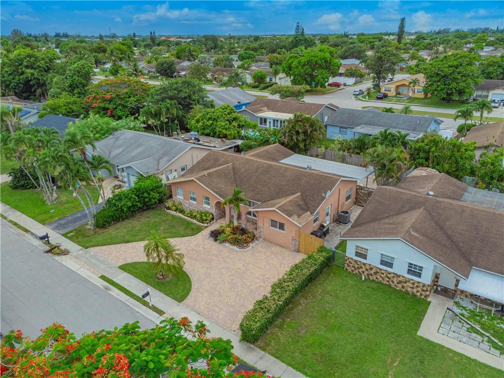 22667 Southwest 64th Way Boca Raton, FL 33428 - Photo 3 of 38 Photo 3