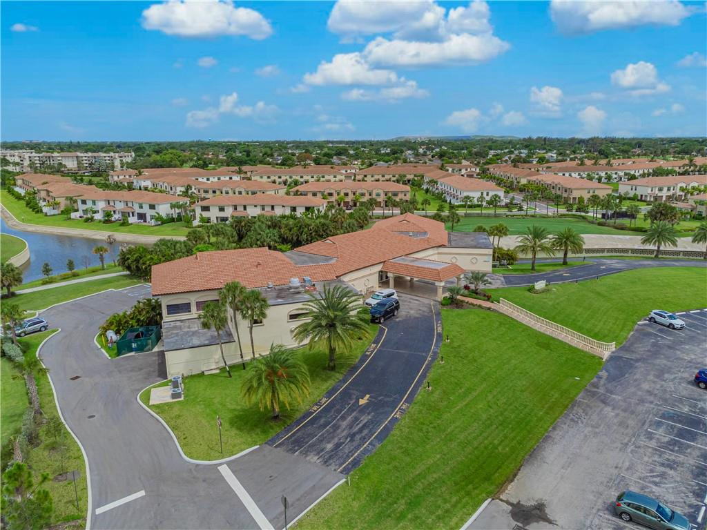 22667 Southwest 64th Way Boca Raton, FL 33428 - Photo 9 of 38 Photo 9
