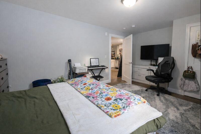 15 Tupper Road, Unit 1 Sandwich, MA 02563 - Photo 3 of 8 suit1bedroom