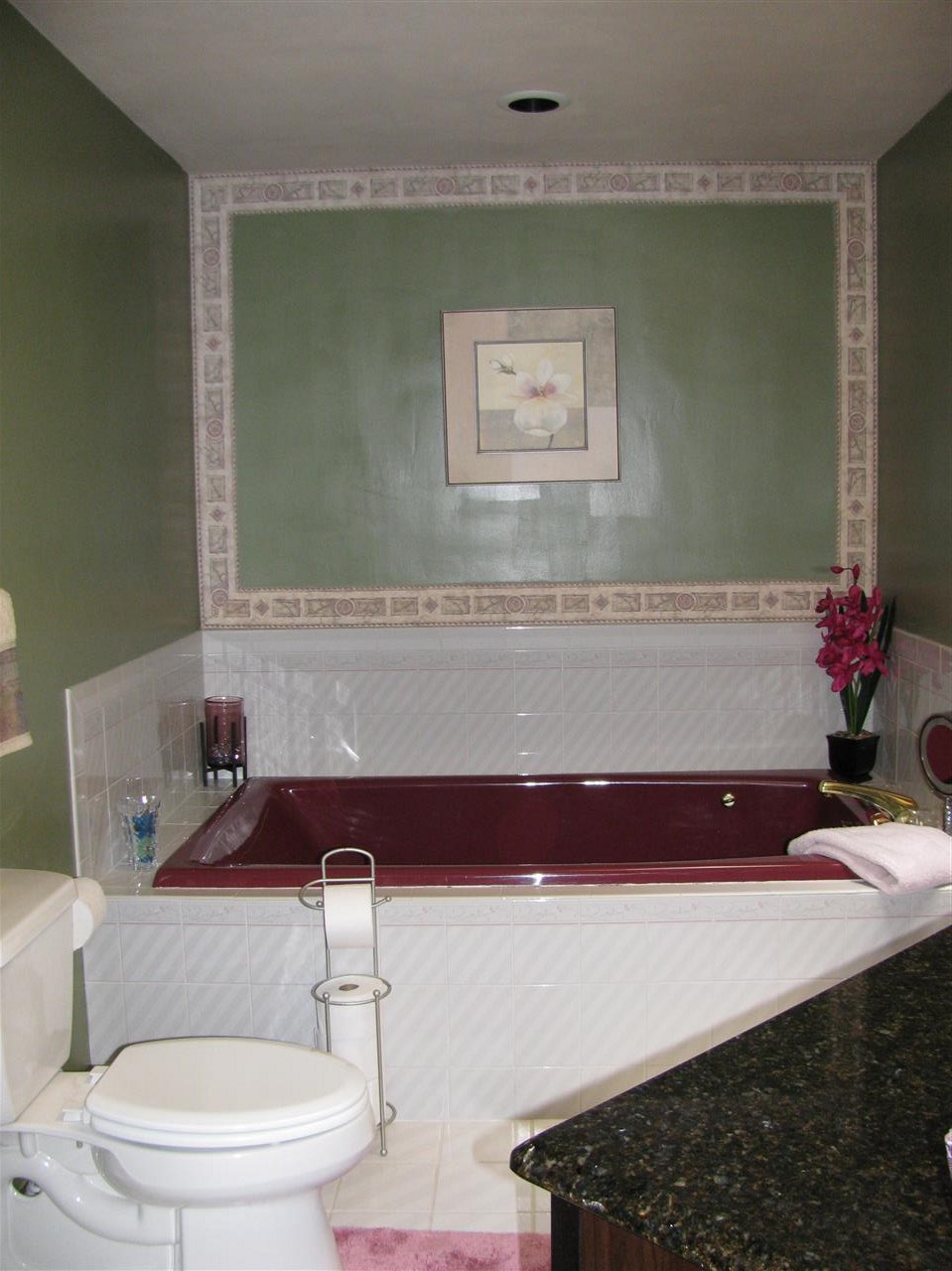 572 Baintree Road Lake Summerset, IL 61019 - Photo 17 of 24 a bathroom with a bathtub