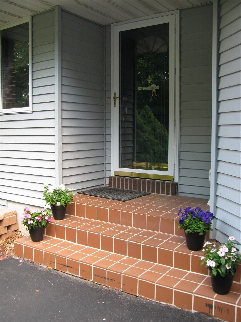 572 Baintree Road Lake Summerset, IL 61019 - Photo 2 of 24 a view of a house with a potted plant