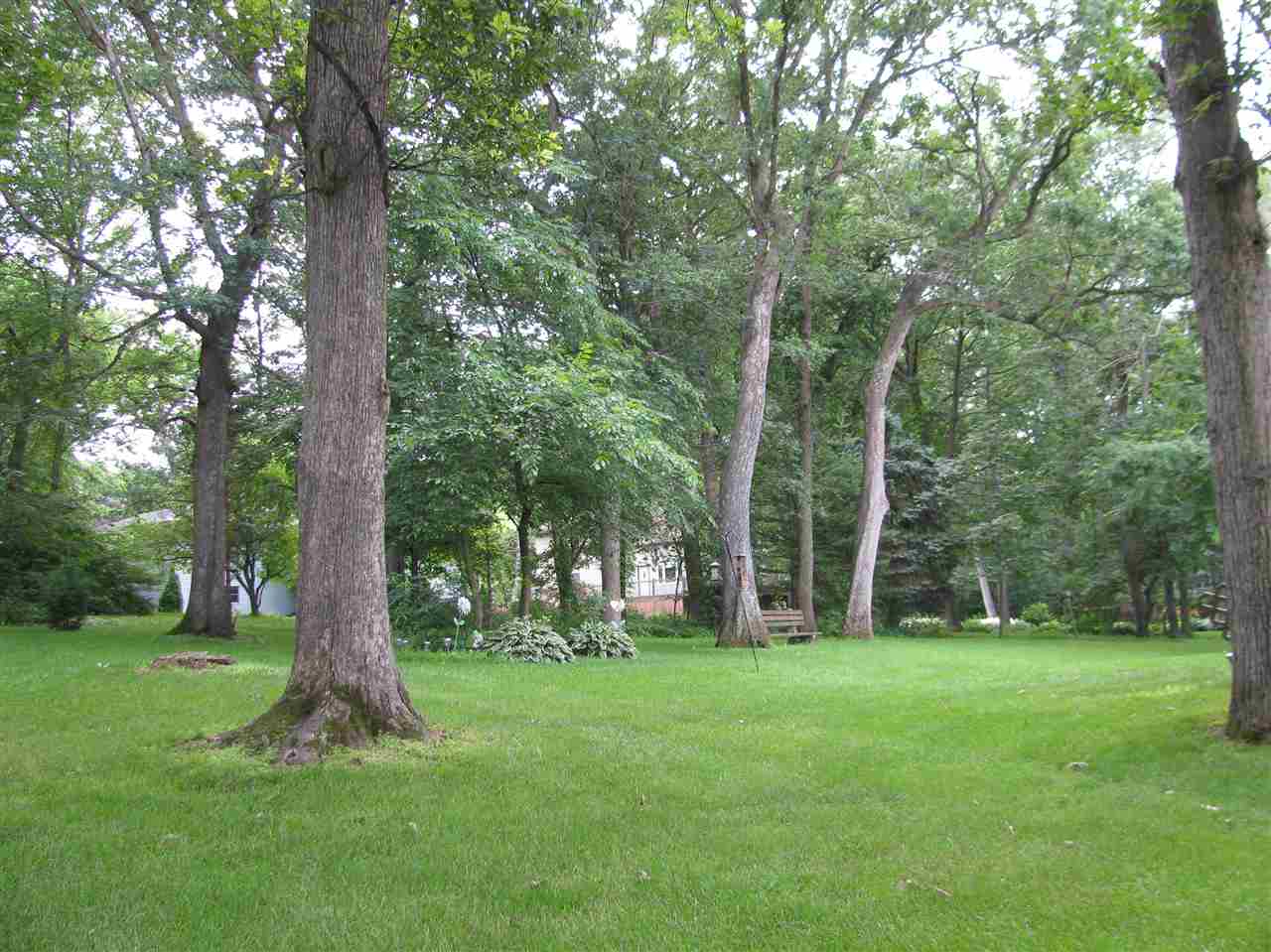 572 Baintree Road Lake Summerset, IL 61019 - Photo 4 of 24 a view of a park with a tree