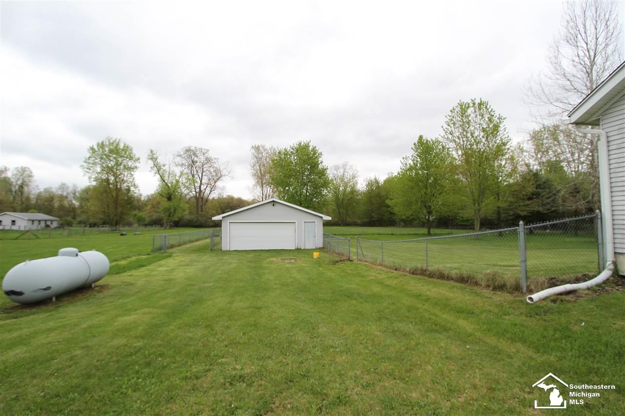 5371 Douglas Road Ida, MI 48140 - Photo 3 of 23