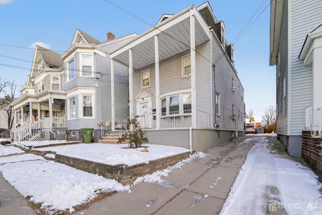 $1,700 | 194 High Street, Unit 3, Perth Amboy, NJ 08861