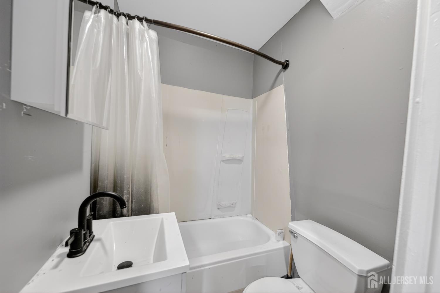 194 High Street, Unit 3 Perth Amboy, NJ 08861 - Photo 3 of 8