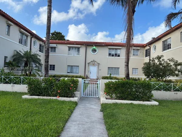 $350,000 | 689 Northeast 92nd Street, Unit 11G, Miami Shores, FL 33138