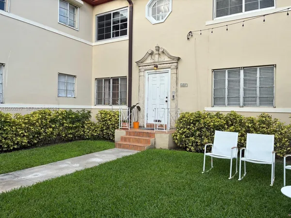 $350,000 | 689 Northeast 92nd Street, Unit 11G, Miami Shores, FL 33138