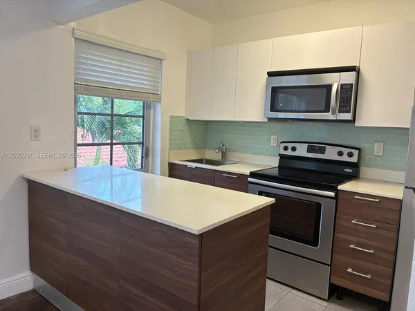 $350,000 | 689 Northeast 92nd Street, Unit 11G, Miami Shores, FL 33138