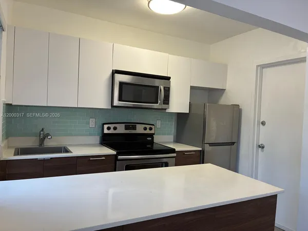 $350,000 | 689 Northeast 92nd Street, Unit 11G, Miami Shores, FL 33138