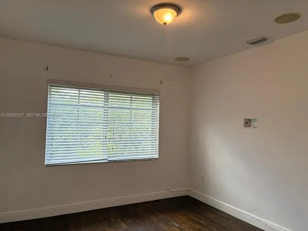 $350,000 | 689 Northeast 92nd Street, Unit 11G, Miami Shores, FL 33138