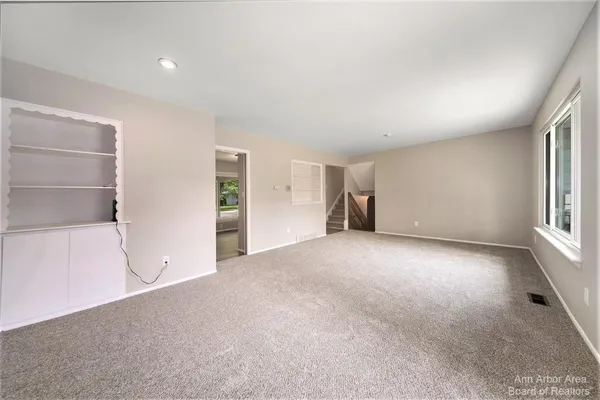 $2,800 | 2923 Burlington Court, Ann Arbor, MI 48105