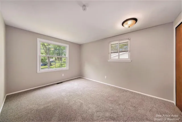 $2,800 | 2923 Burlington Court, Ann Arbor, MI 48105