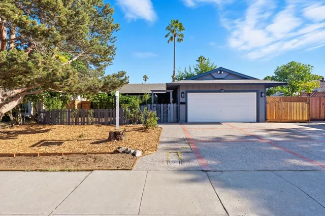a view of a house with entertaining space