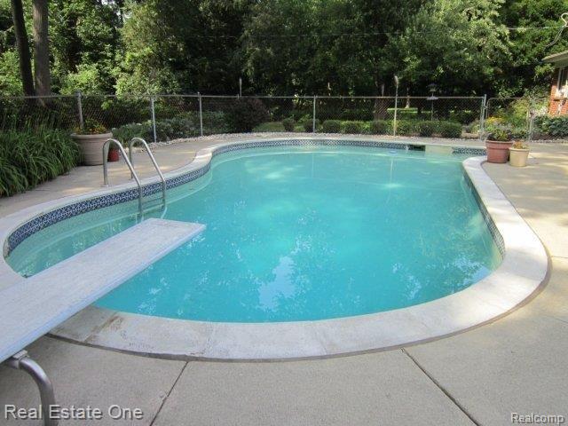 32567 Haverford Road Franklin, MI 48025 - Photo 26 of 35 dive in!.JPG