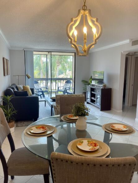 2255 Lindell Boulevard, Unit 4206 Delray Beach, FL 33444 - Photo 2 of 9 Dining/Living