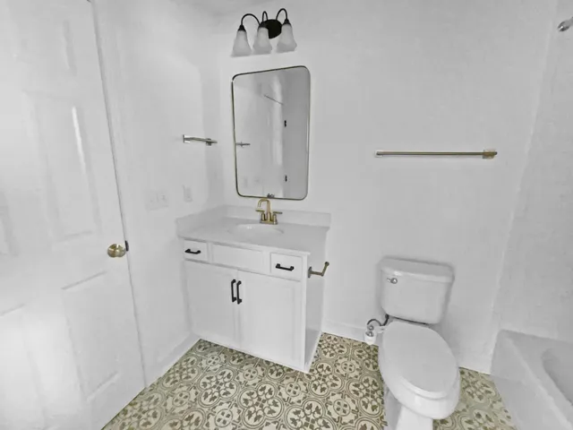 $880,000 | 986 State Rd S-10-1075, Awendaw, SC 29429