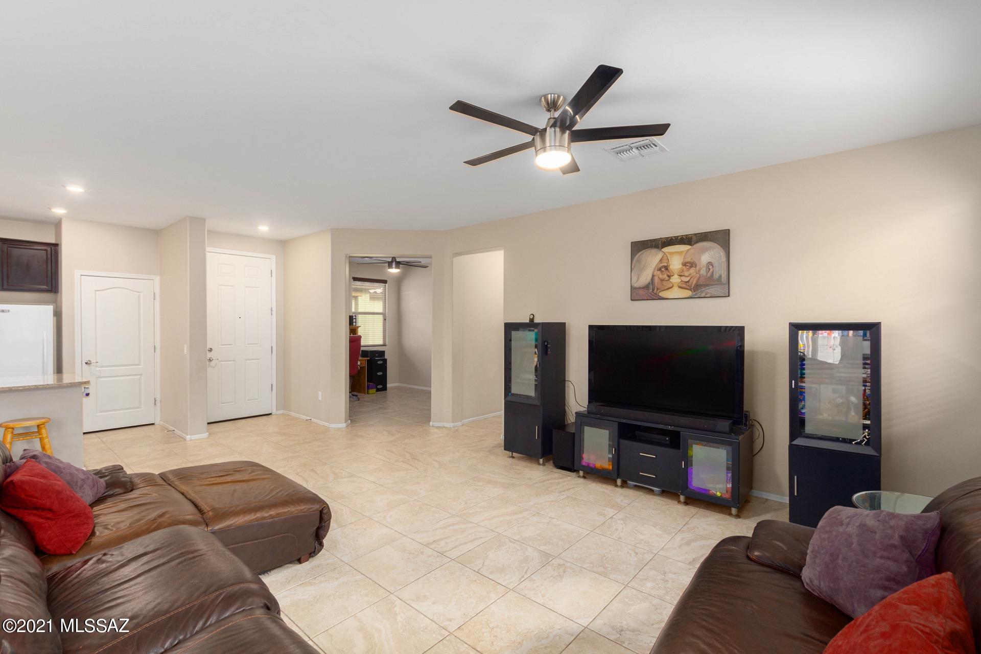 9578 South Trapper Ridge Drive Tucson, AZ 85747 - Photo 6 of 27
