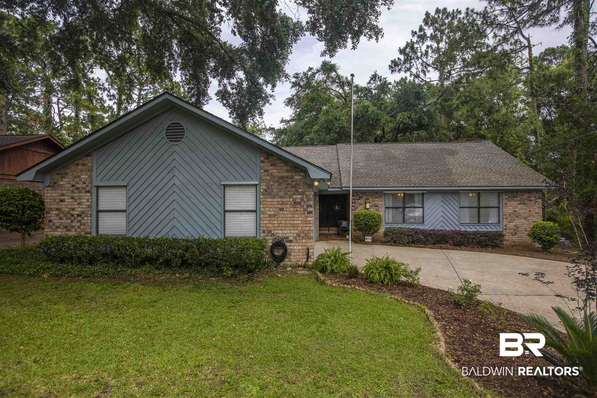 112 Windsor Court Daphne, AL 36526 - Photo 2 of 37