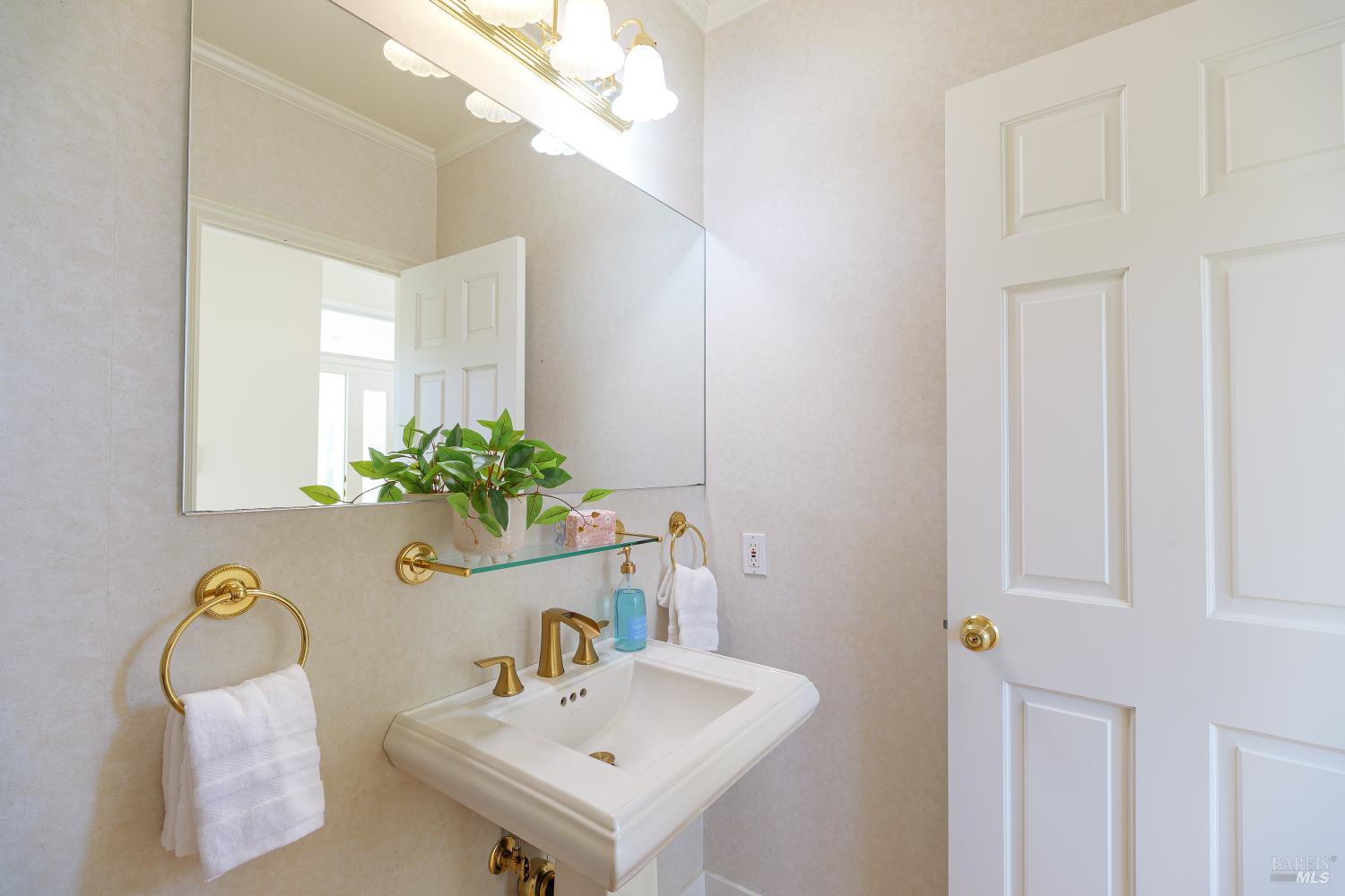 15 Ravine Way Novato, CA 94947 - Photo 21 of 48 Powder room/Half bath on main level