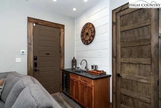 $1,950,000 | 9 Eagle Pass, Banner Elk, NC 28604