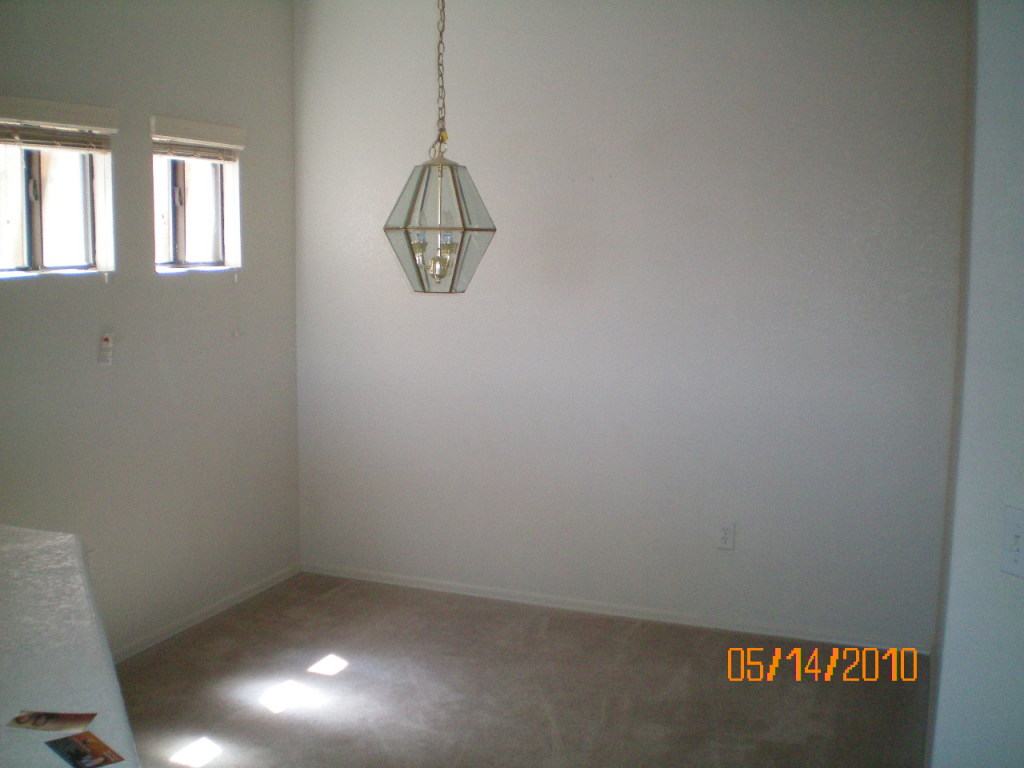3434 East Baseline Road, Unit 320 Phoenix, AZ 85042 - Photo 6 of 9 Dining area