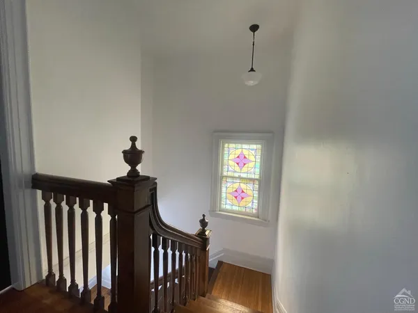 $3,200 | 817 Columbia Street, Unit 2, Hudson, NY 12534