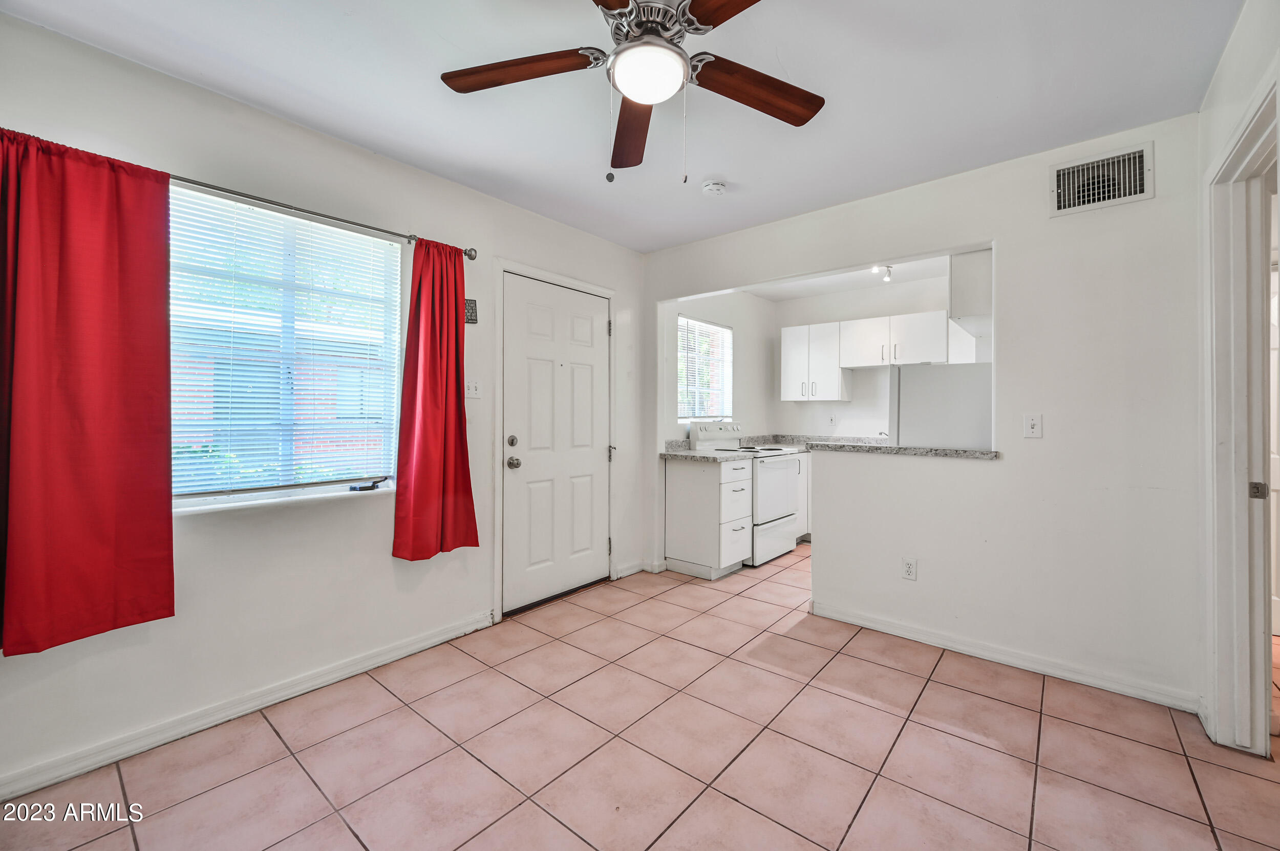 841 North 6th Avenue, Unit 9 Phoenix, AZ 85003 - Photo 3 of 11 ocupix-841N6THA9-3