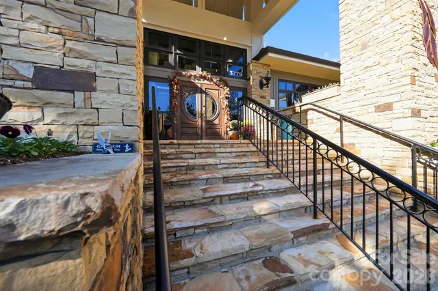 a view of entryway with a front door