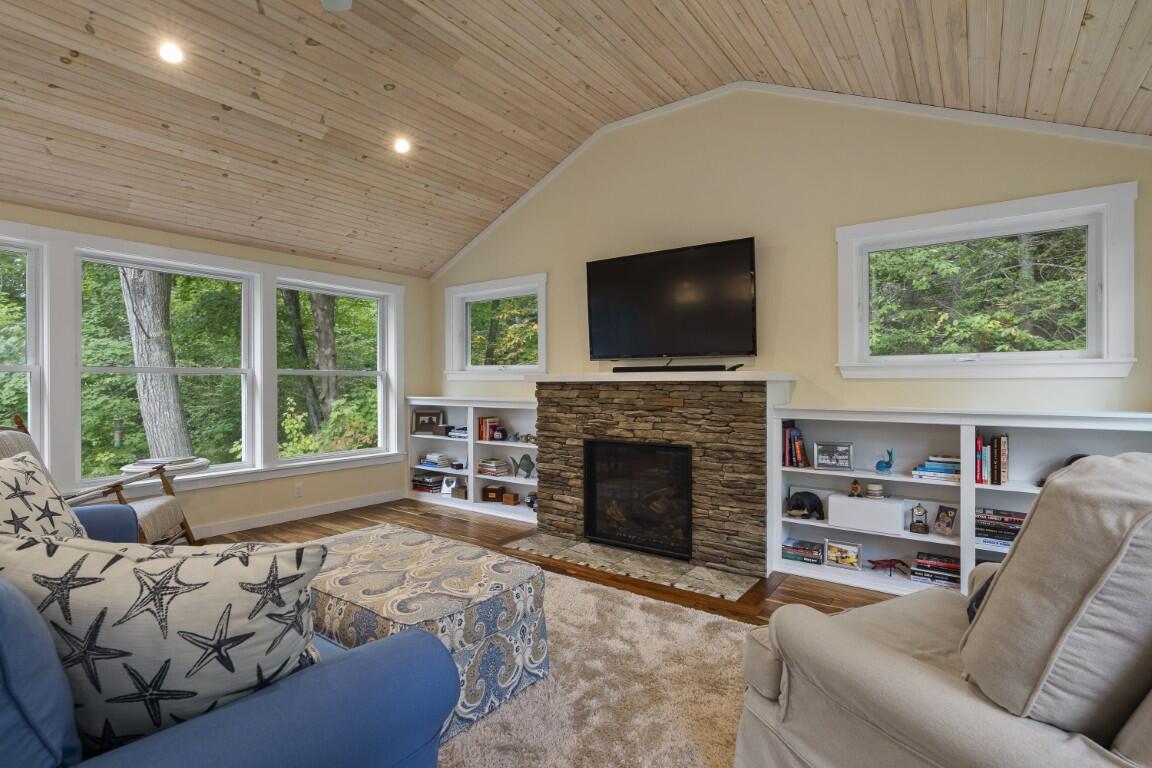21 Union Court Boothbay Harbor, ME 04538 - Photo 6 of 51 6