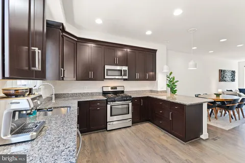 $899,000 | 2981 Stella Blue Lane, Fairfax, VA 22031