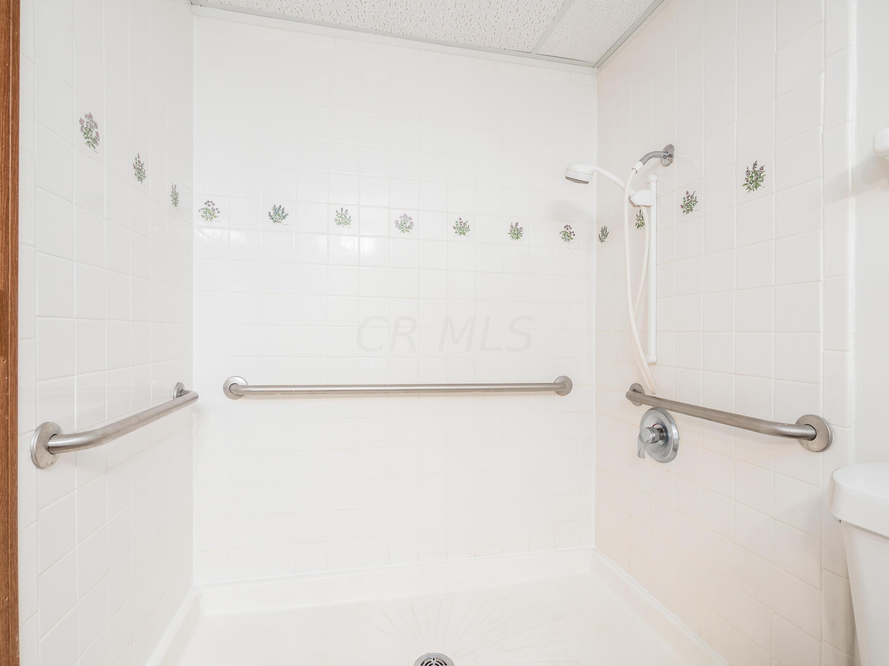 4117 Karl Road, Unit 106 Columbus, OH 43224 - Photo 5 of 18 N_4117_Karl_Rd_010