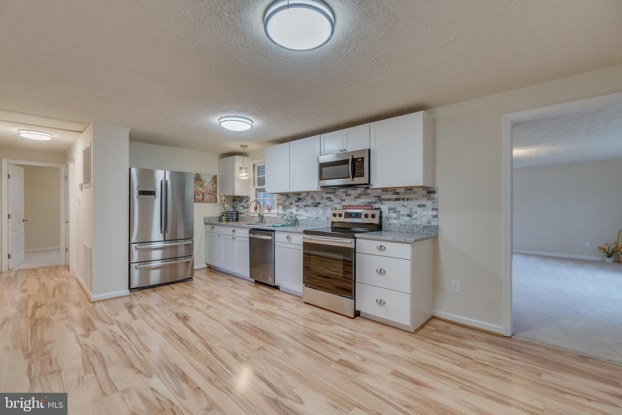 14562 Ridge Road King George, VA 22485 - Photo 4 of 16 New Kitchen! Granite Counter tops!
