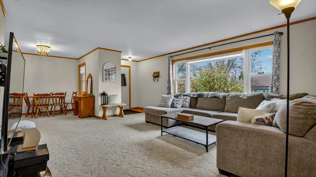 $179,900 | 517 West Broadway Street, Blair, WI 54616