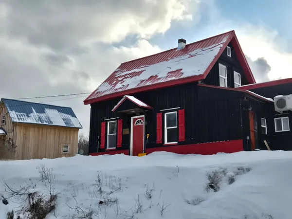 $79,900 | 224 Sewall Street, Island Falls, ME 04747