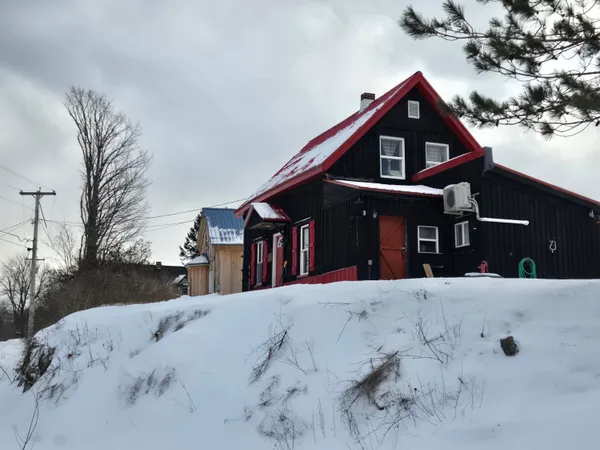 $79,900 | 224 Sewall Street, Island Falls, ME 04747