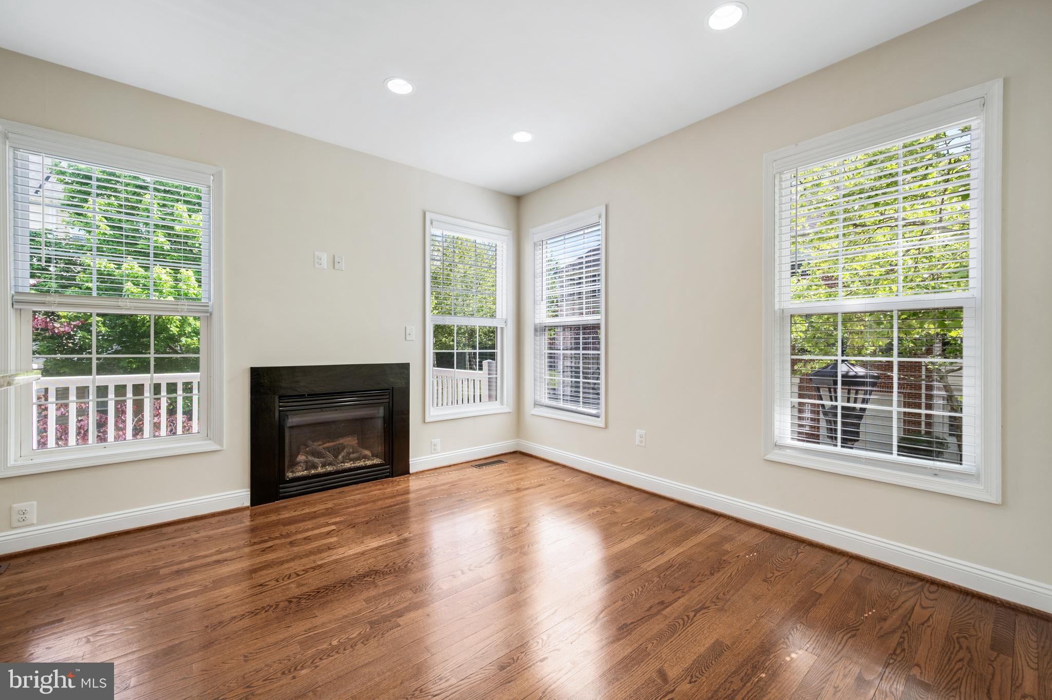 8341 Broderick Circle Gaithersburg, MD 20877 - Photo 15 of 33 Family Room