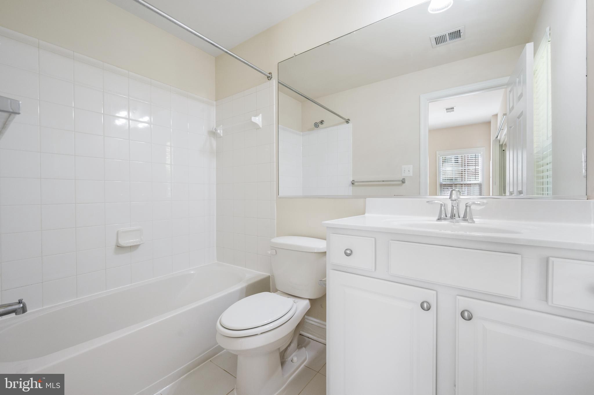 8341 Broderick Circle Gaithersburg, MD 20877 - Photo 26 of 33 Full bath