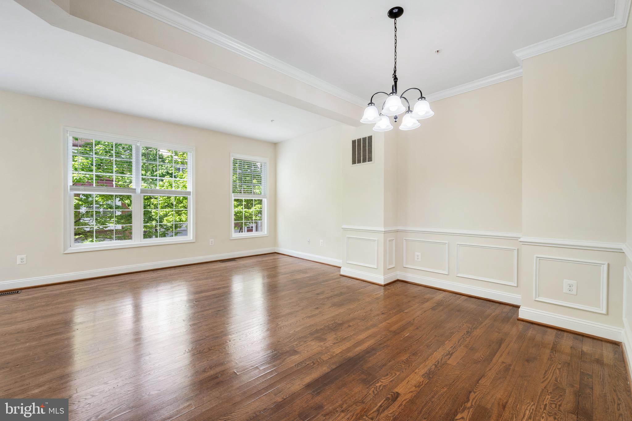 8341 Broderick Circle Gaithersburg, MD 20877 - Photo 9 of 33 Dining Room