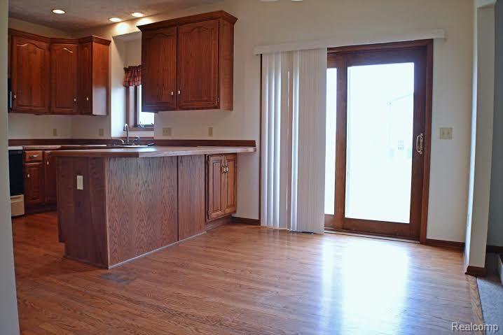 9456 North Fowlerville Road Fowlerville, MI 48836 - Photo 11 of 26 11.jpg