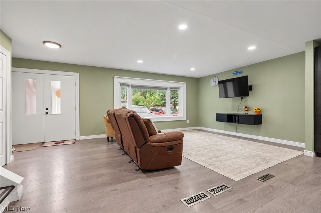 17513 Howe Road Strongsville, OH 44136 - Photo 3 of 33 Gallery Image 3
