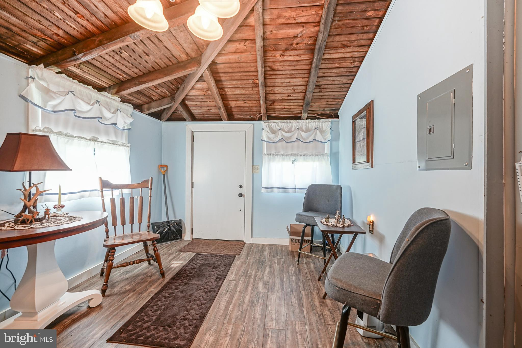 530 Penns Grove Auburn Road Penns Grove, NJ 08069 - Photo 19 of 36 a workspace with furniture and a window